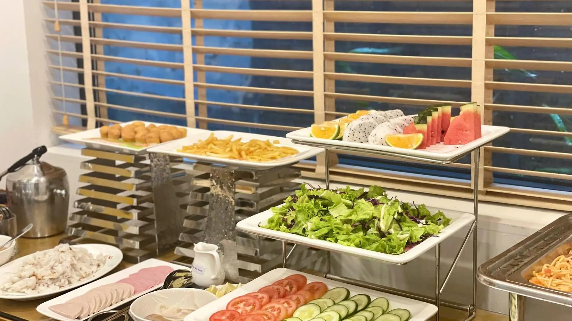 Dolphin Hotel And Apartment Дананг Вьетнам