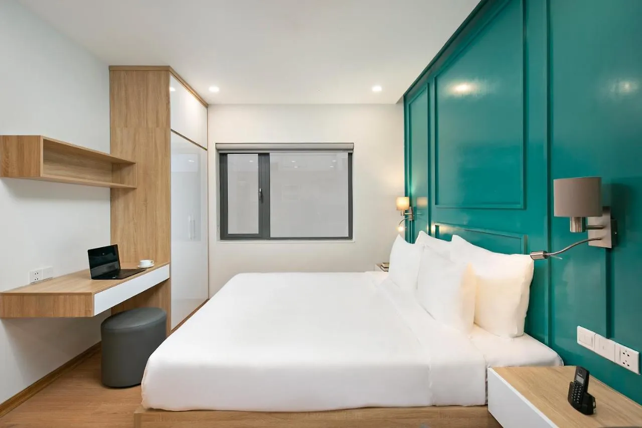 Dolphin Hotel And Apartment Дананг 3*,