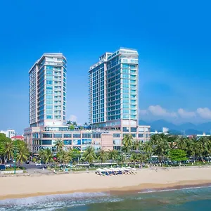 https://diamond-bay-hotel.nhatrangbesthotels.com